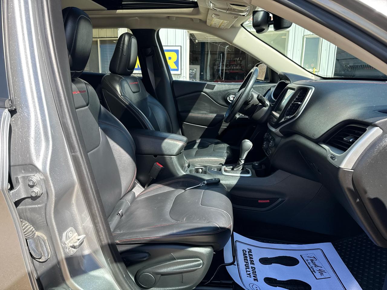 Jeep Cherokee 4WD 4dr Trailhawk 2015