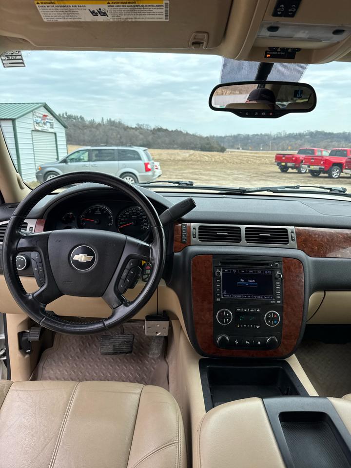 Chevrolet Suburban 4WD 4dr 1500 LT w/3LT 2008