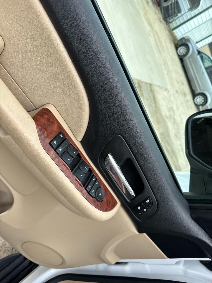 Chevrolet Suburban 4WD 4dr 1500 LT w/3LT 2008