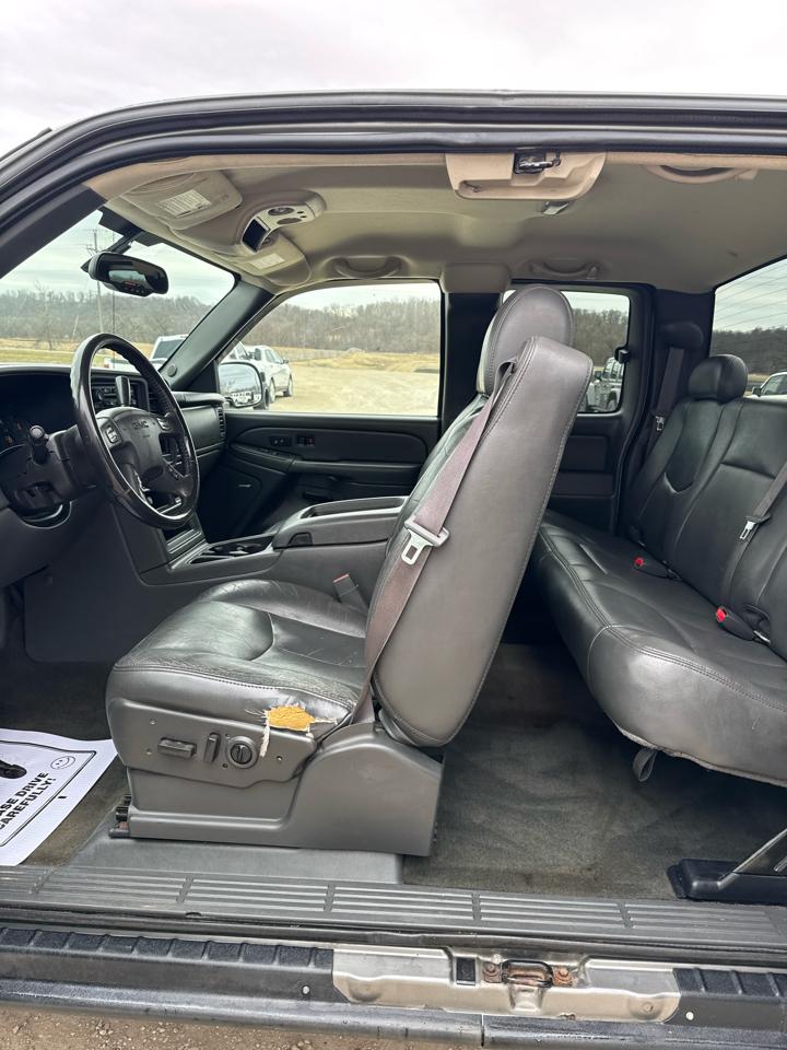 GMC Sierra 1500 Ext Cab 143.5" WB 4WD SLT 2006