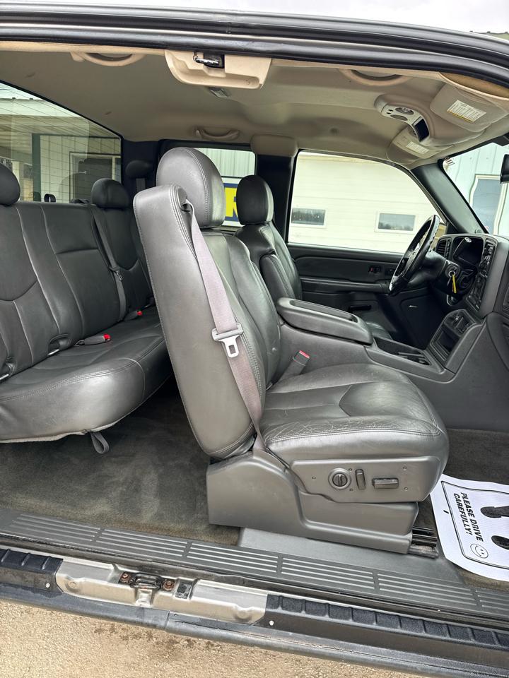 GMC Sierra 1500 Ext Cab 143.5" WB 4WD SLT 2006