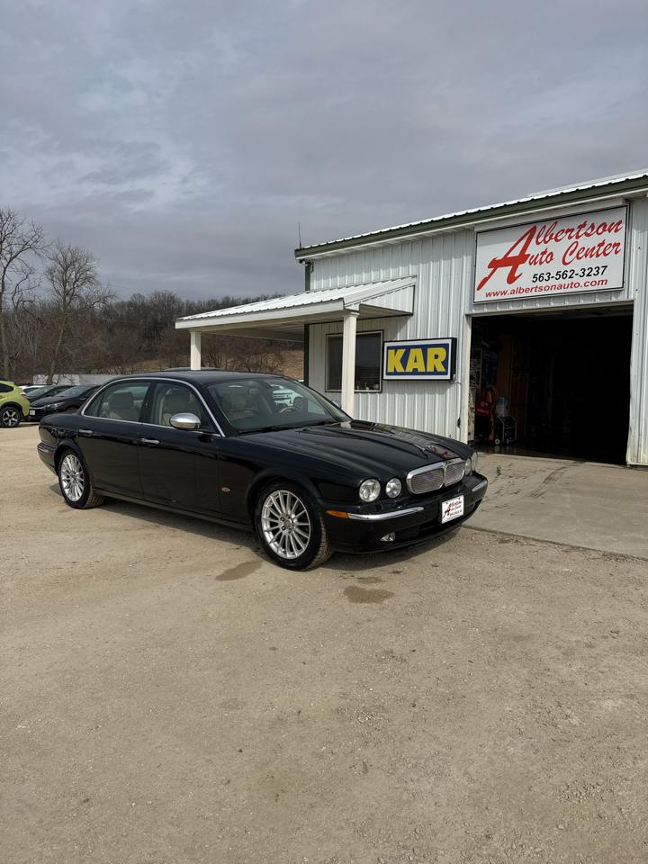 Jaguar XJ 4dr Sdn XJ8 L 2007