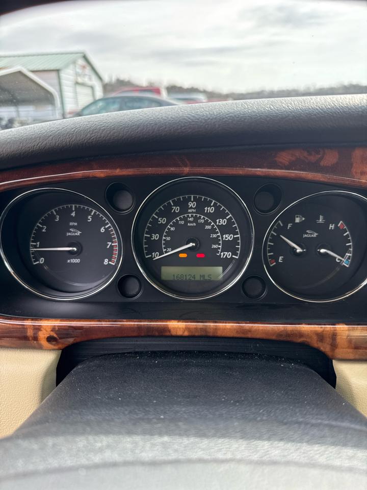 Jaguar XJ 4dr Sdn XJ8 L 2007