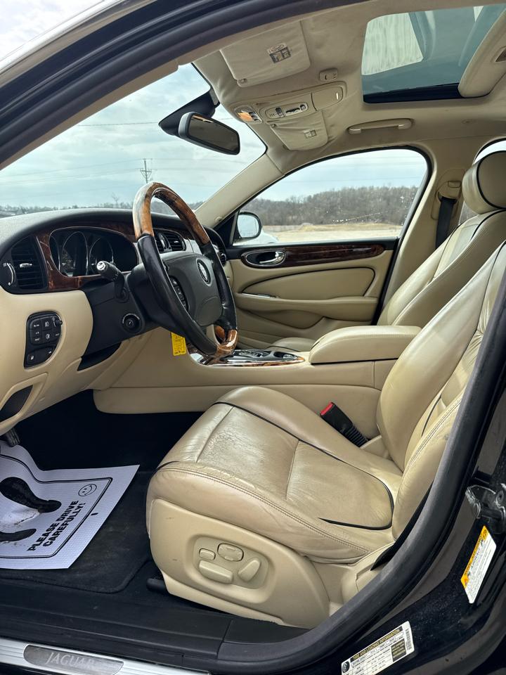 Jaguar XJ 4dr Sdn XJ8 L 2007