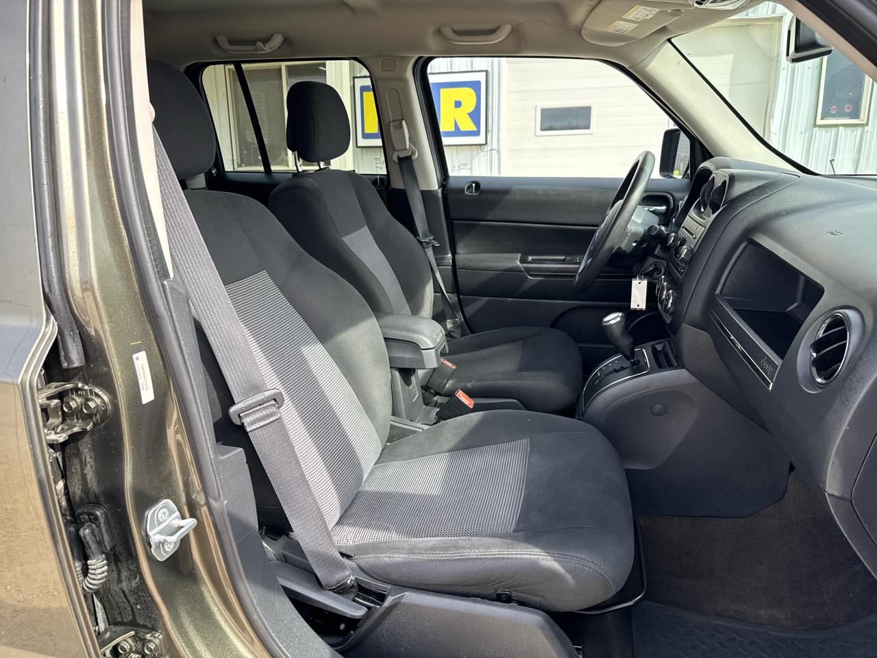 Jeep Patriot 4WD 4dr Sport 2015