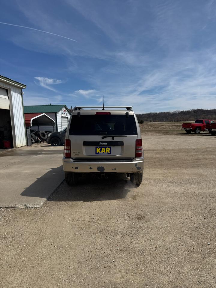 Jeep Liberty 4WD 4dr Sport 2011