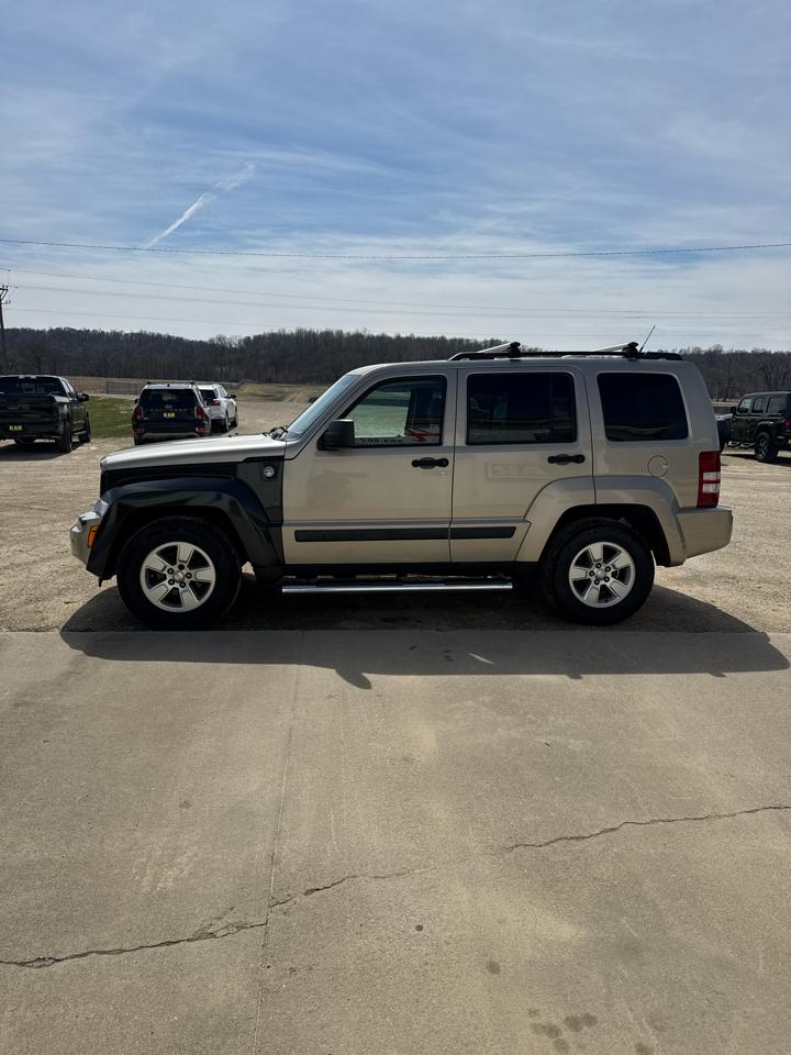 Jeep Liberty 4WD 4dr Sport 2011