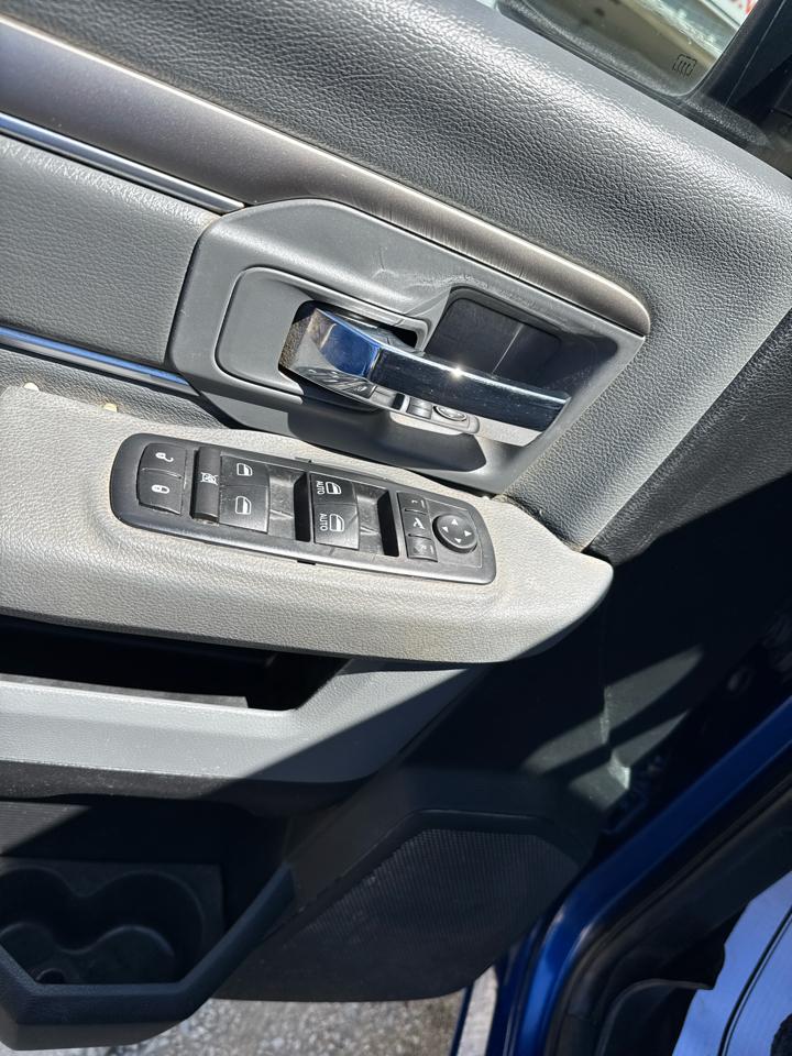 RAM 1500 4WD Crew Cab 140.5" Big Horn 2016