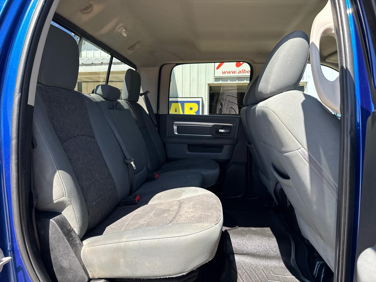 RAM 1500 4WD Crew Cab 140.5" Big Horn 2016