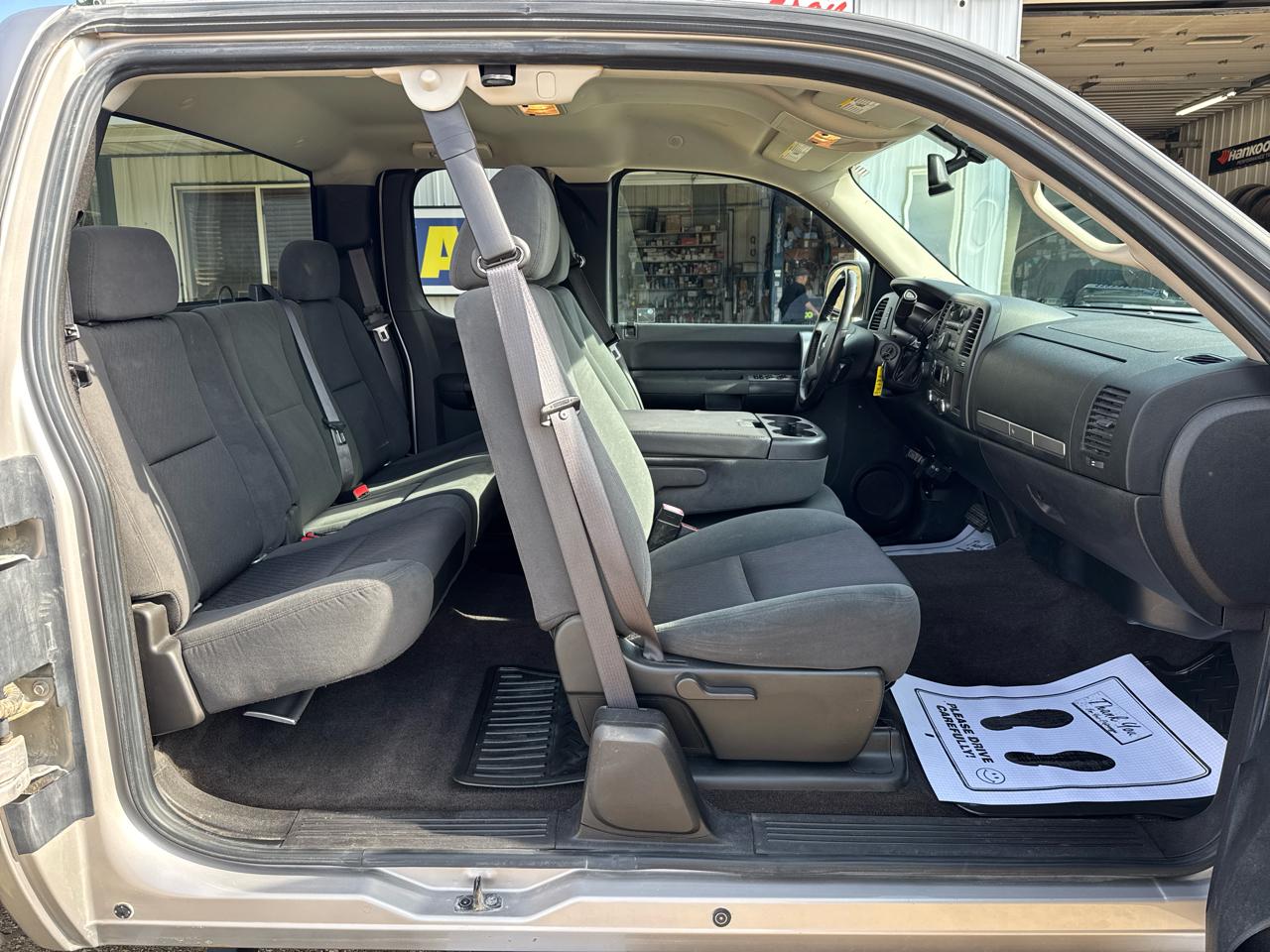 Chevrolet Silverado 1500 4WD Ext Cab 143.5" LT 2009