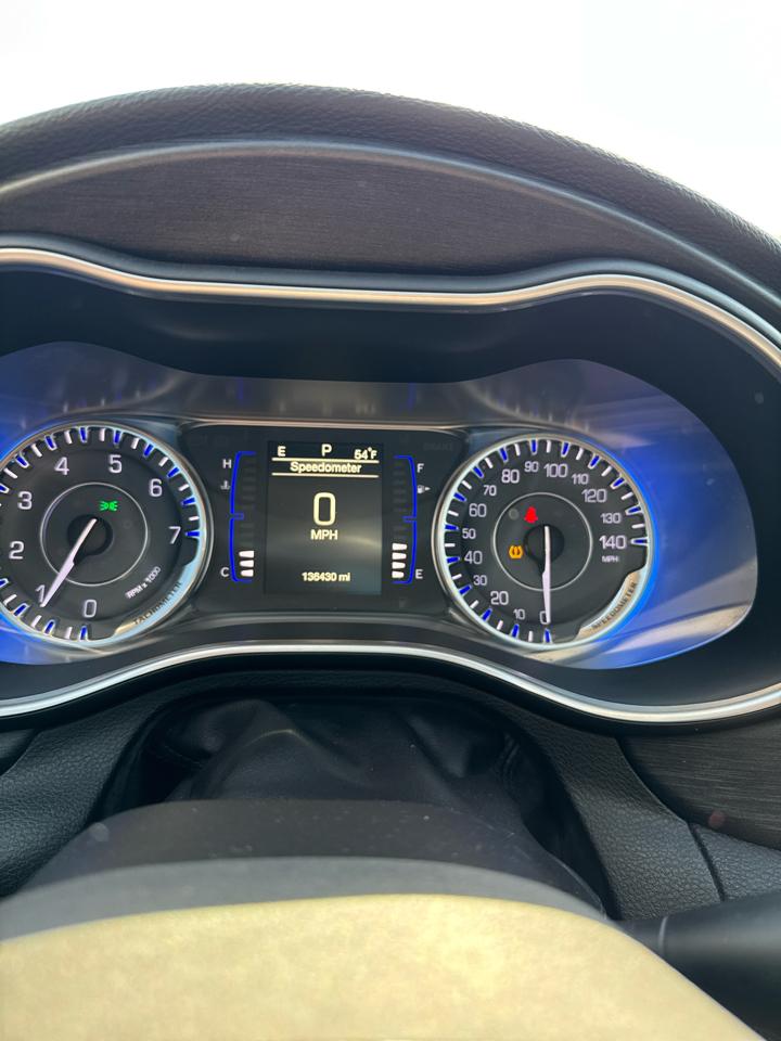 Chrysler 200 4dr Sdn Limited FWD 2016