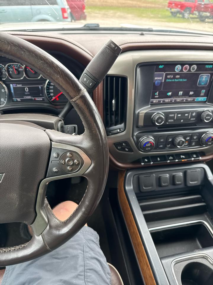 Chevrolet Silverado 1500 4WD Crew Cab 153.0" High Country 2014
