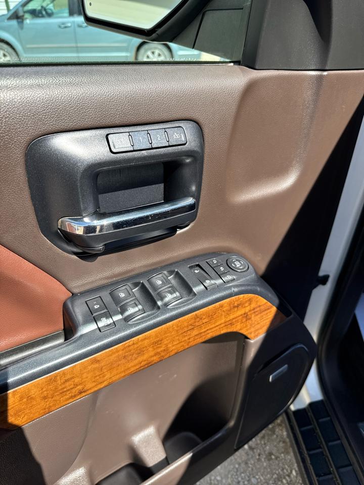 Chevrolet Silverado 1500 4WD Crew Cab 153.0" High Country 2014