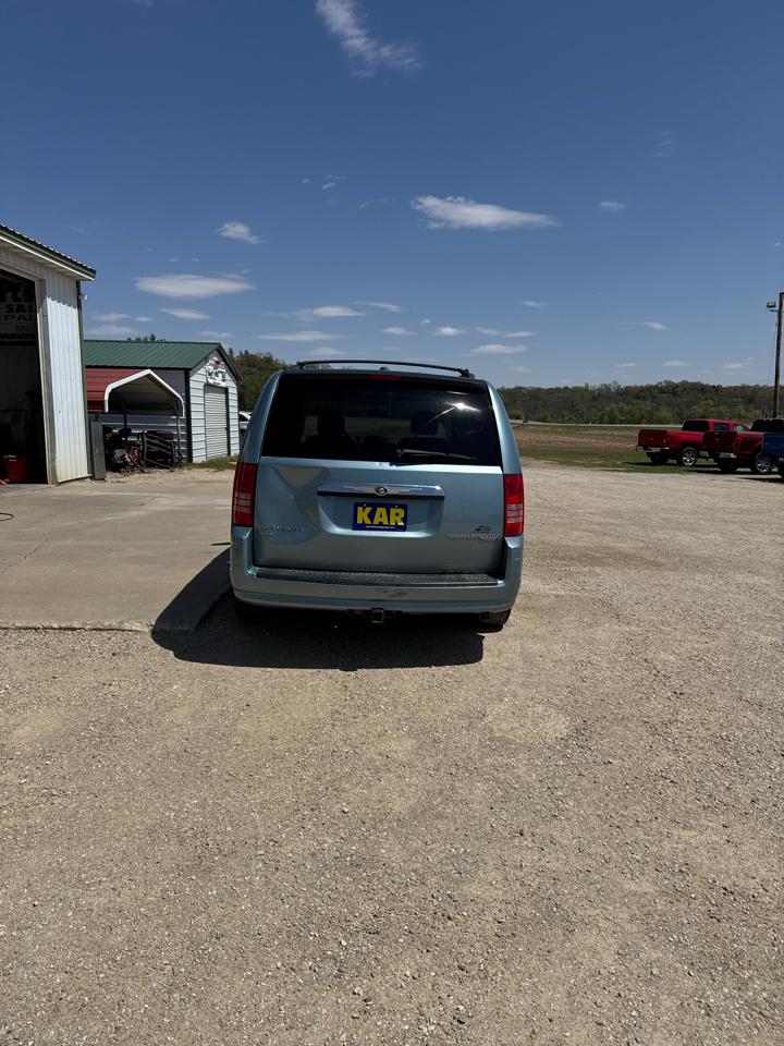 Chrysler Town & Country 4dr Wgn Touring 2010