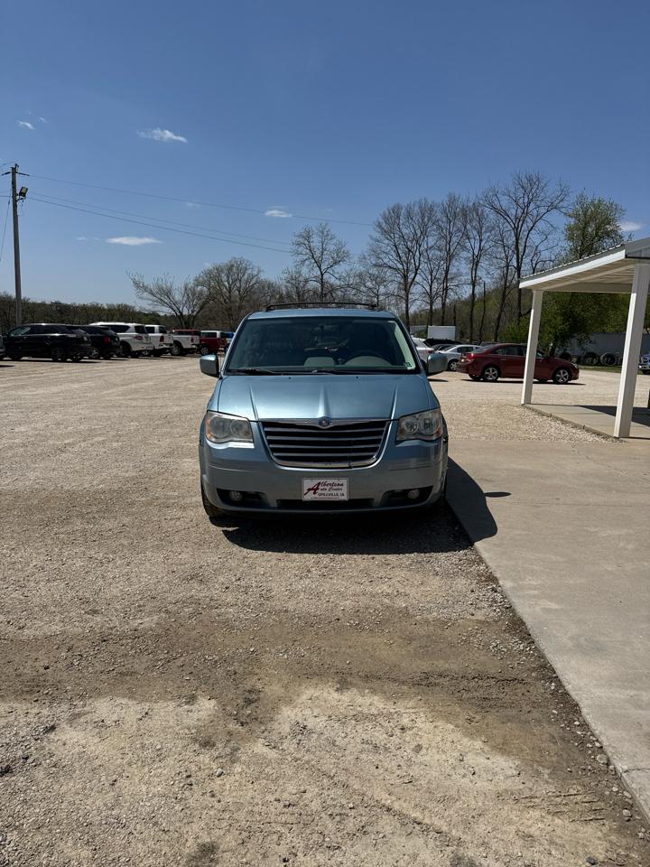 Chrysler Town & Country 4dr Wgn Touring 2010
