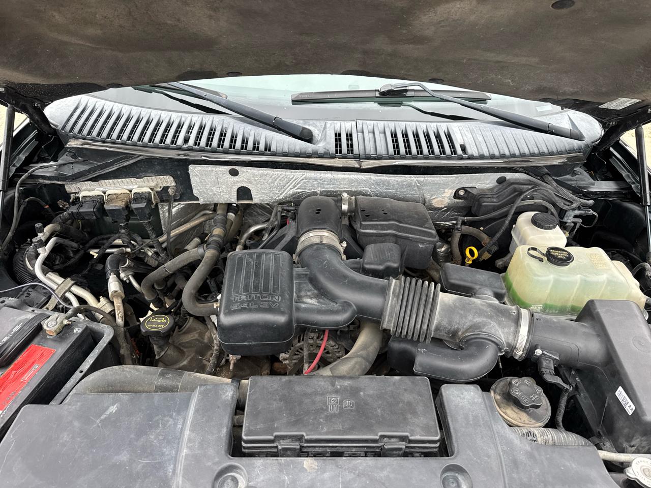 Ford Expedition 5.4L XLT 4WD 2014