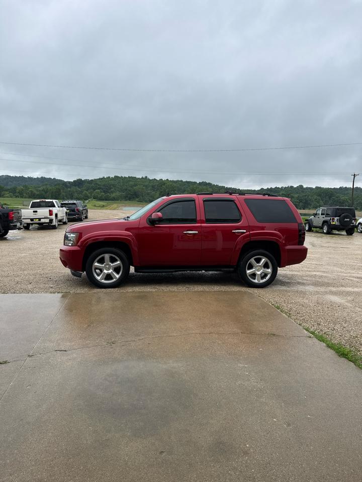 Chevrolet Tahoe 4WD 4dr 1500 LT 2013