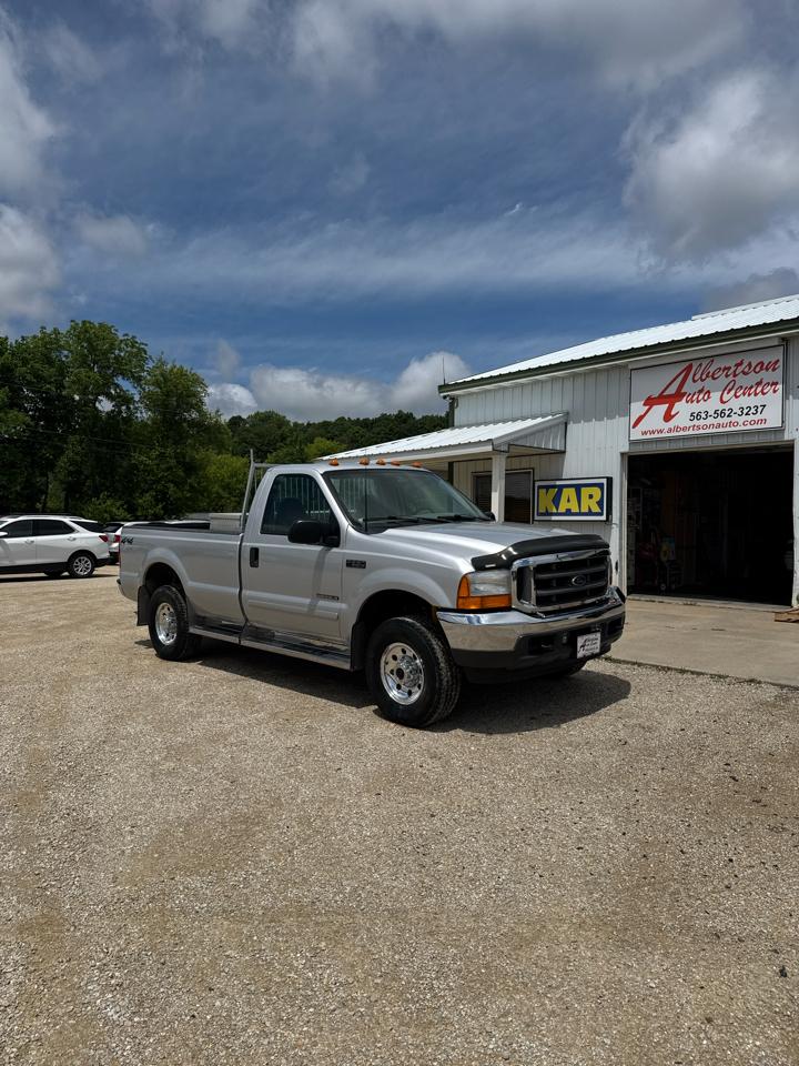 Ford Super Duty F-250 Reg Cab 137" XLT 4WD 2001