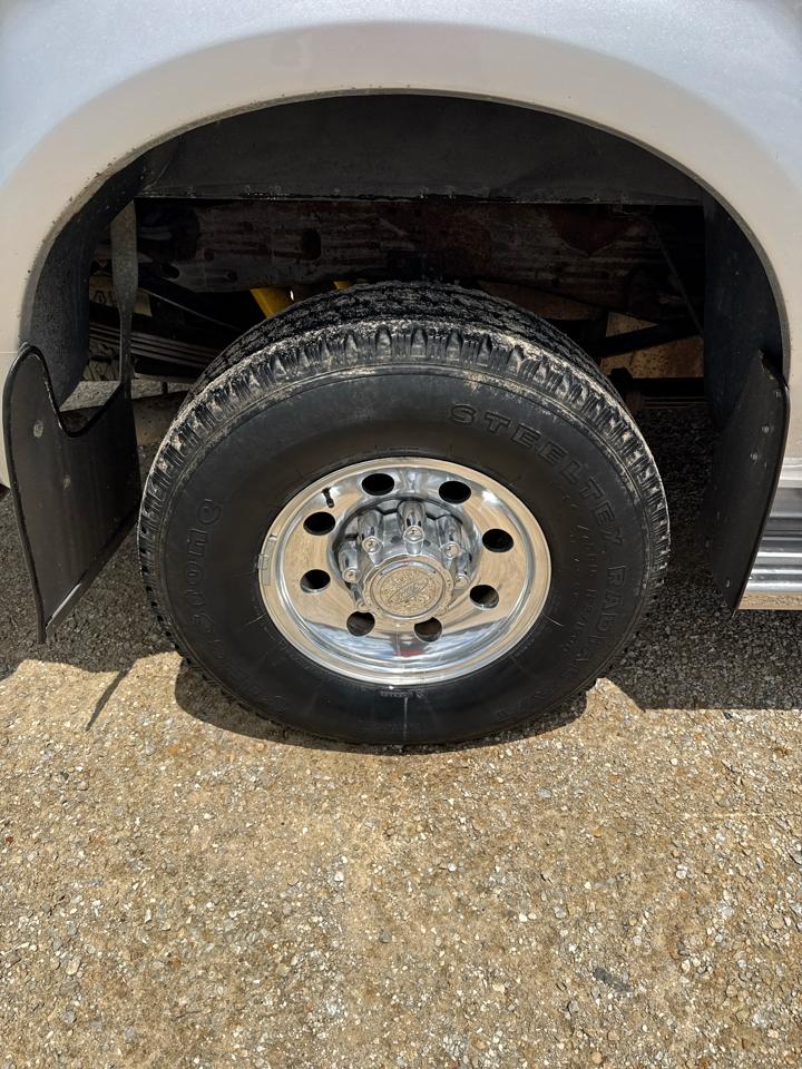 Ford Super Duty F-250 Reg Cab 137" XLT 4WD 2001