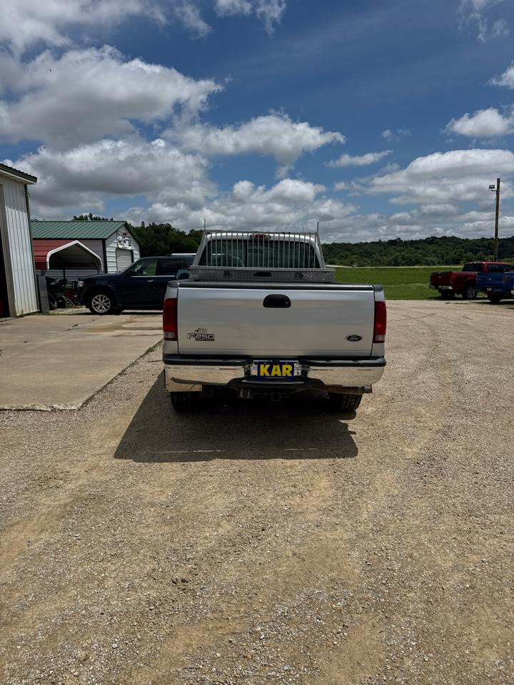 Ford Super Duty F-250 Reg Cab 137" XLT 4WD 2001