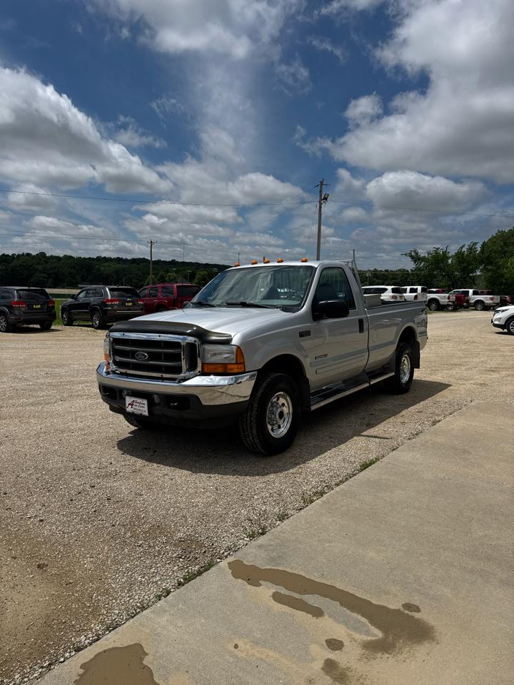 Ford Super Duty F-250 Reg Cab 137" XLT 4WD 2001