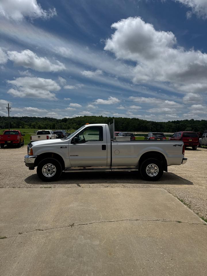 Ford Super Duty F-250 Reg Cab 137" XLT 4WD 2001