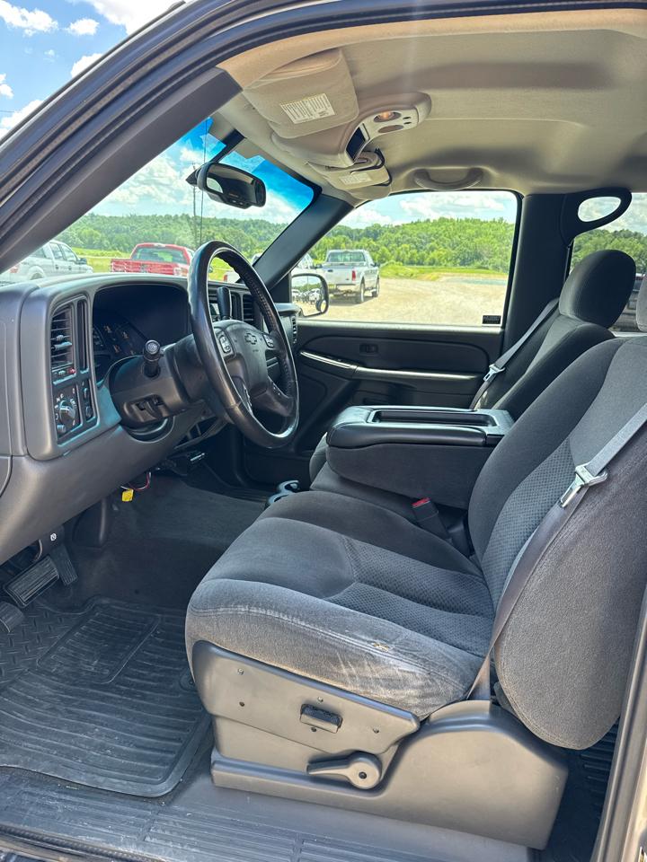 Chevrolet Silverado 1500 Crew Cab 143.5" WB LS 2005