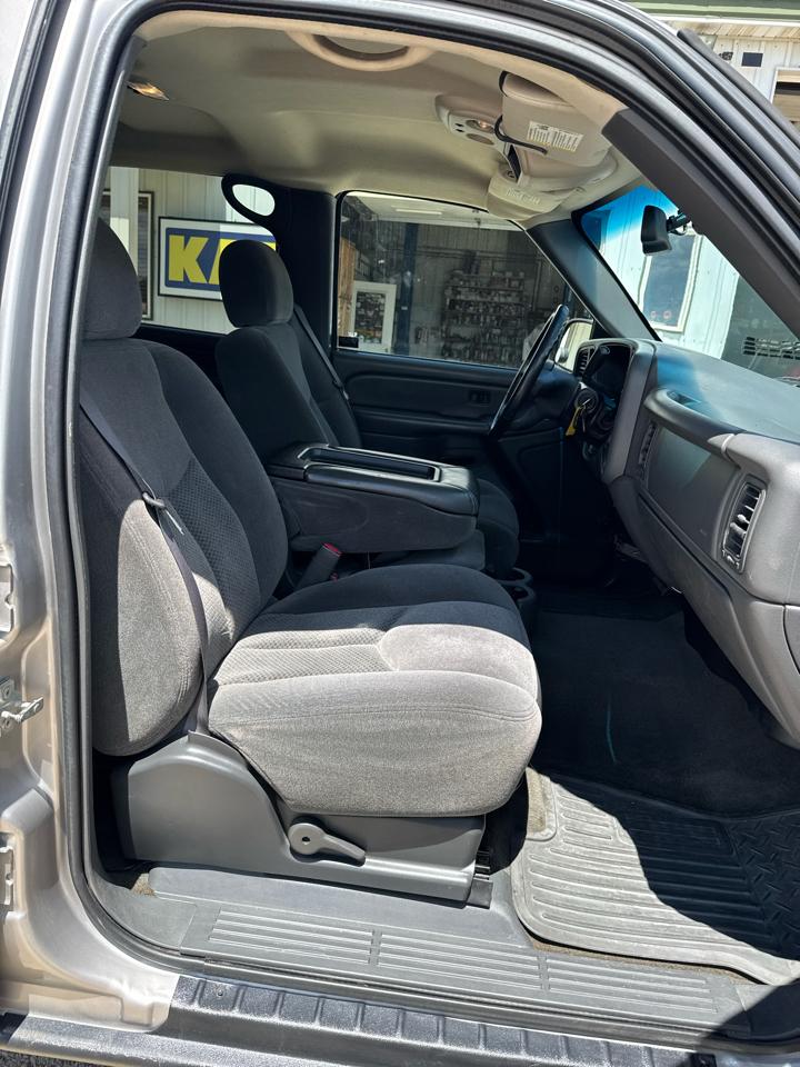 Chevrolet Silverado 1500 Crew Cab 143.5" WB LS 2005