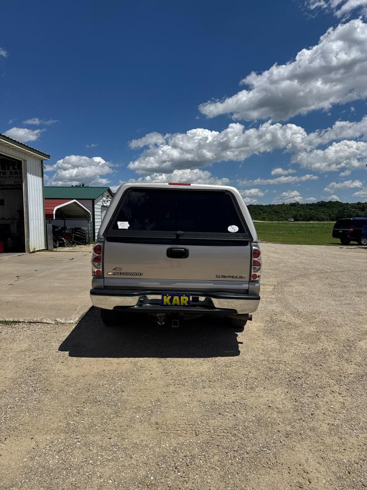 Chevrolet Silverado 1500 Crew Cab 143.5" WB LS 2005