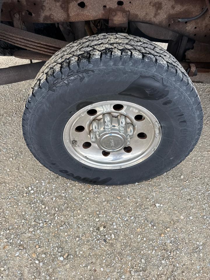 Ford Super Duty F-350 SRW XLT 4WD Crew Cab 8' Box 1999