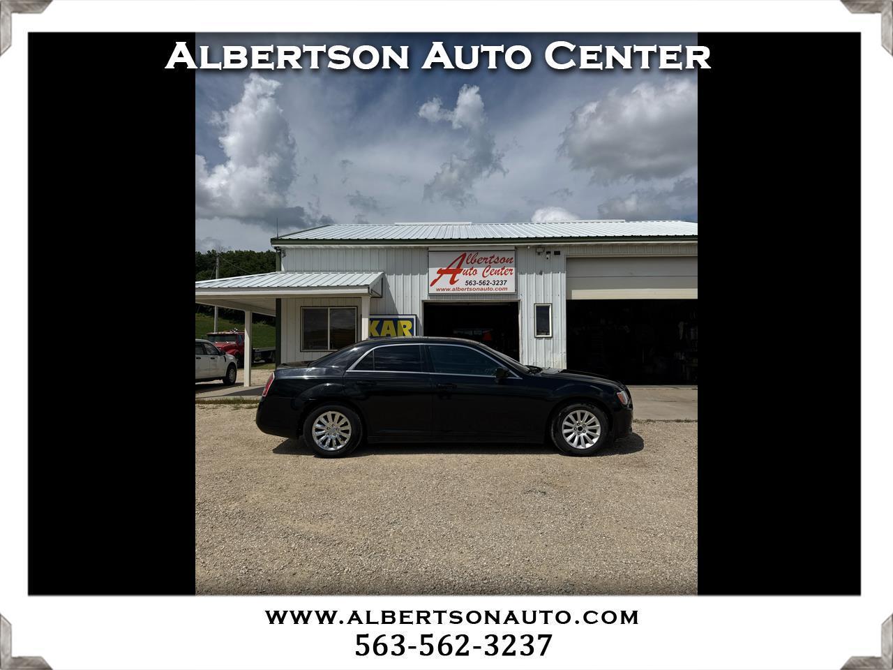 Chrysler 300 4dr Sdn RWD 2013