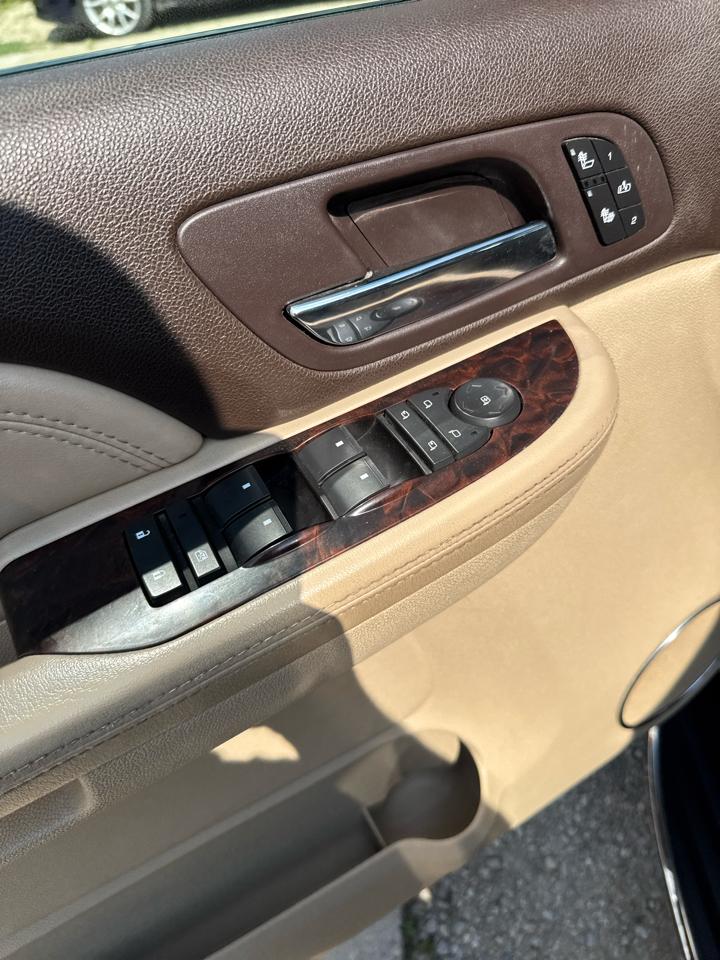 GMC Yukon XL Denali AWD 4dr 1500 2007