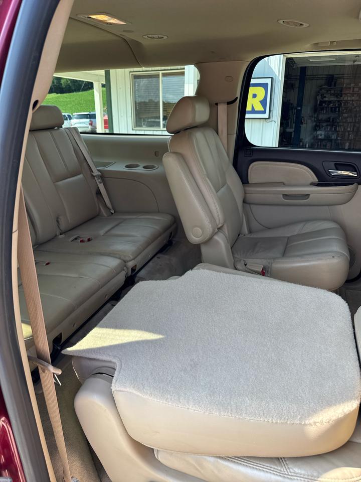 GMC Yukon XL Denali AWD 4dr 1500 2007