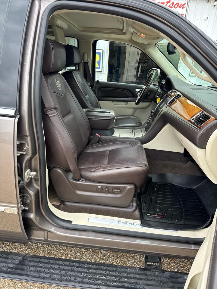Cadillac Escalade AWD 4dr Platinum 2014
