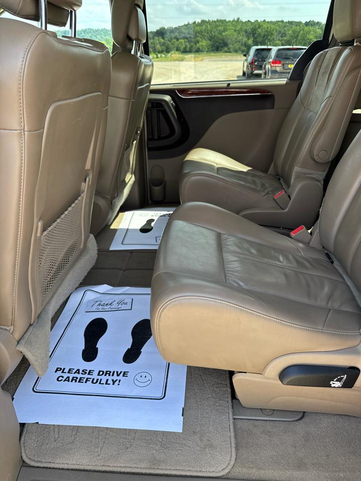 Chrysler Town & Country 4dr Wgn Limited 2016