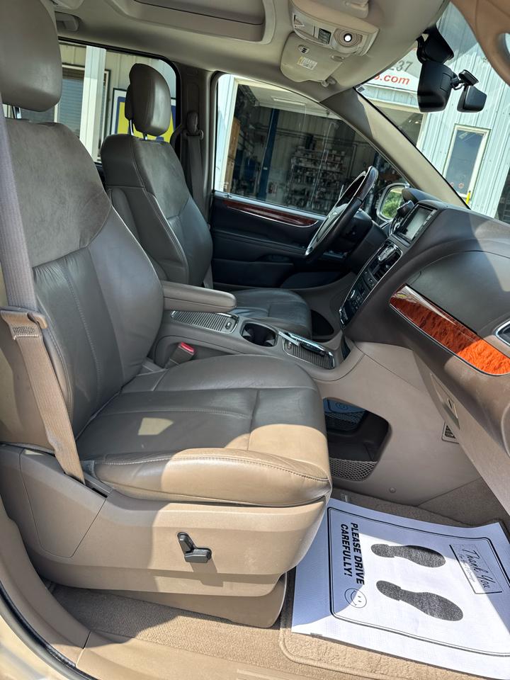 Chrysler Town & Country 4dr Wgn Limited 2016