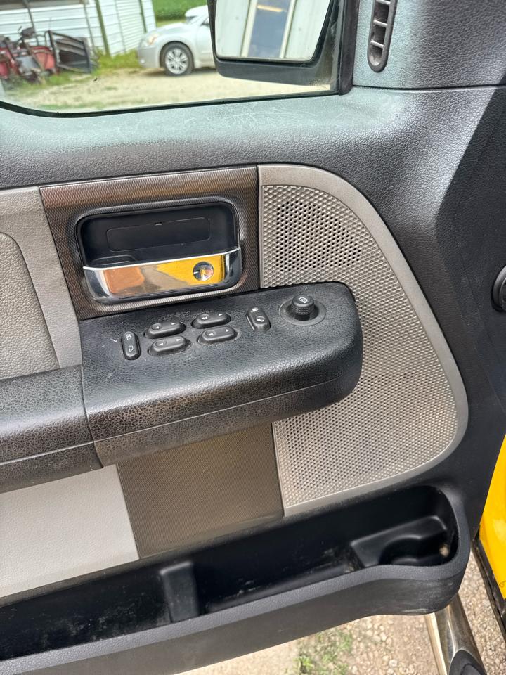 Ford F-150 XLT SuperCrew Short Bed 4WD 2004