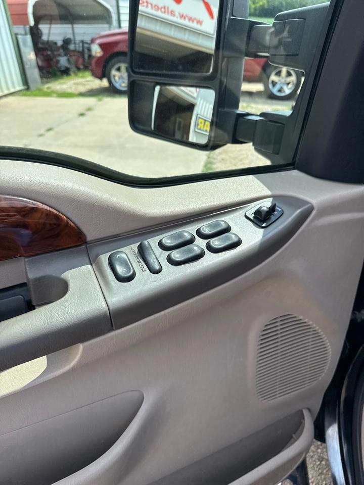 Ford Super Duty F-250 Crew Cab 156" Lariat 4WD 2001