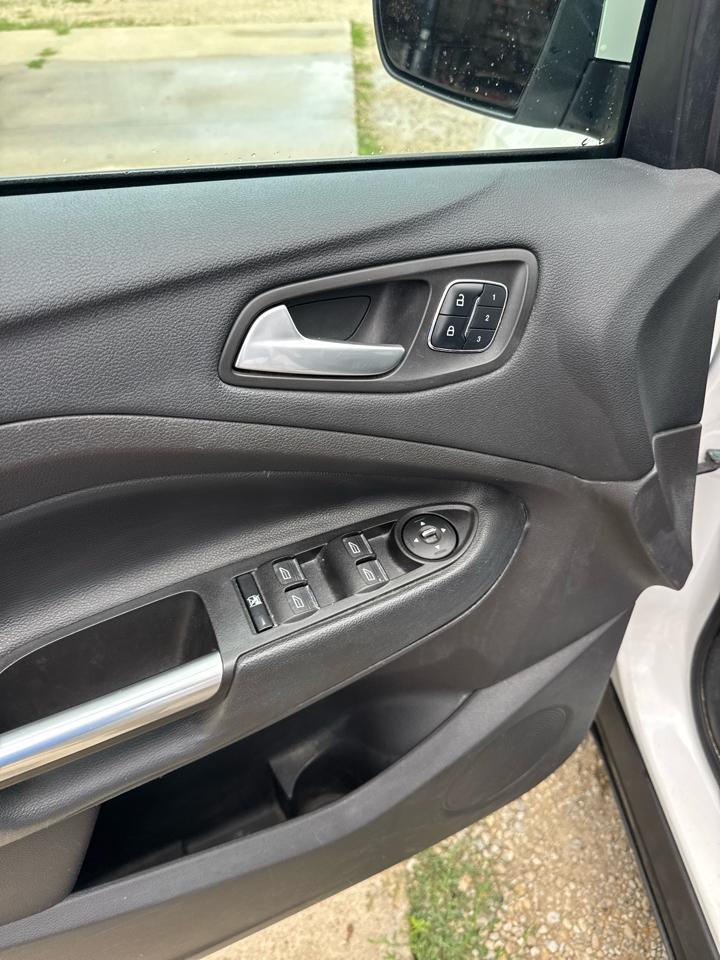 Ford Escape 4WD 4dr Titanium 2016