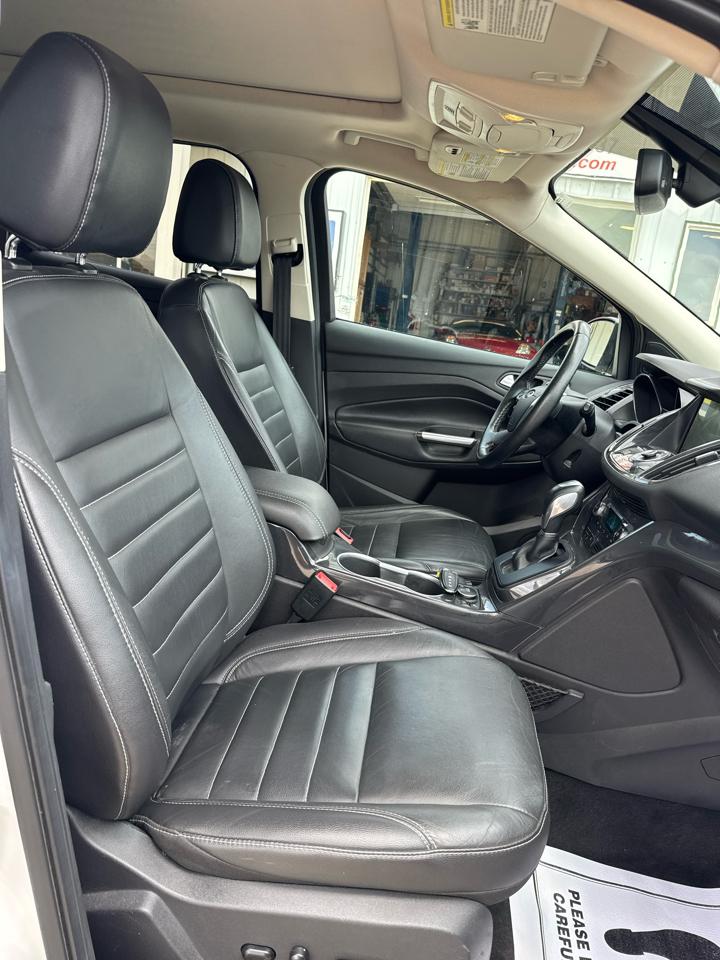 Ford Escape 4WD 4dr Titanium 2016