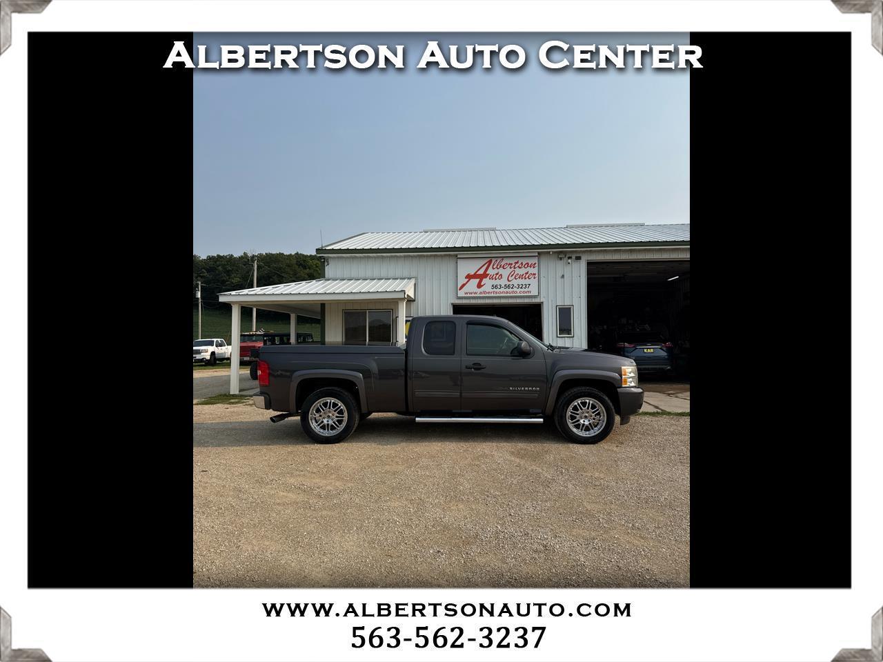 Chevrolet Silverado 1500 4WD Ext Cab 143.5" LT 2011