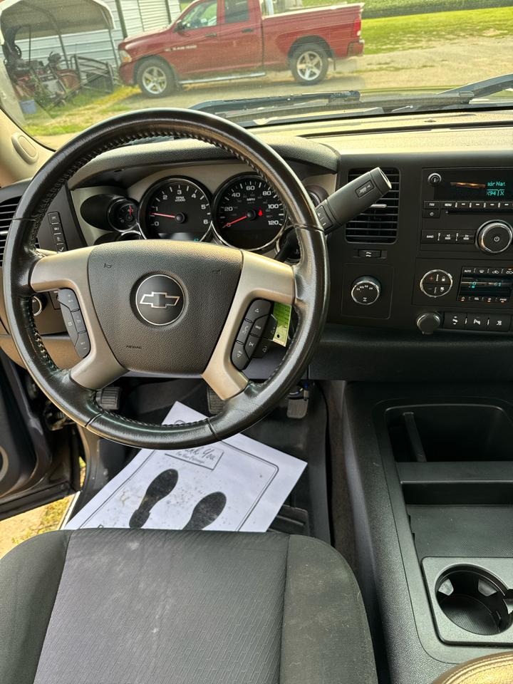 Chevrolet Silverado 1500 4WD Ext Cab 143.5" LT 2011