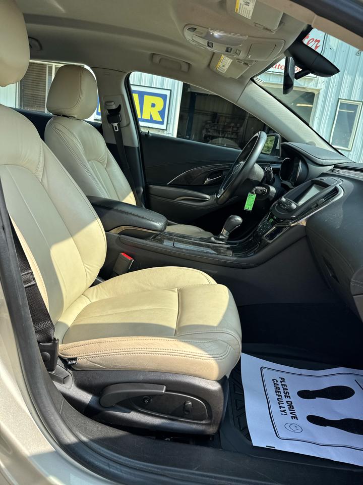 Buick LaCrosse 4dr Sdn Base FWD 2016