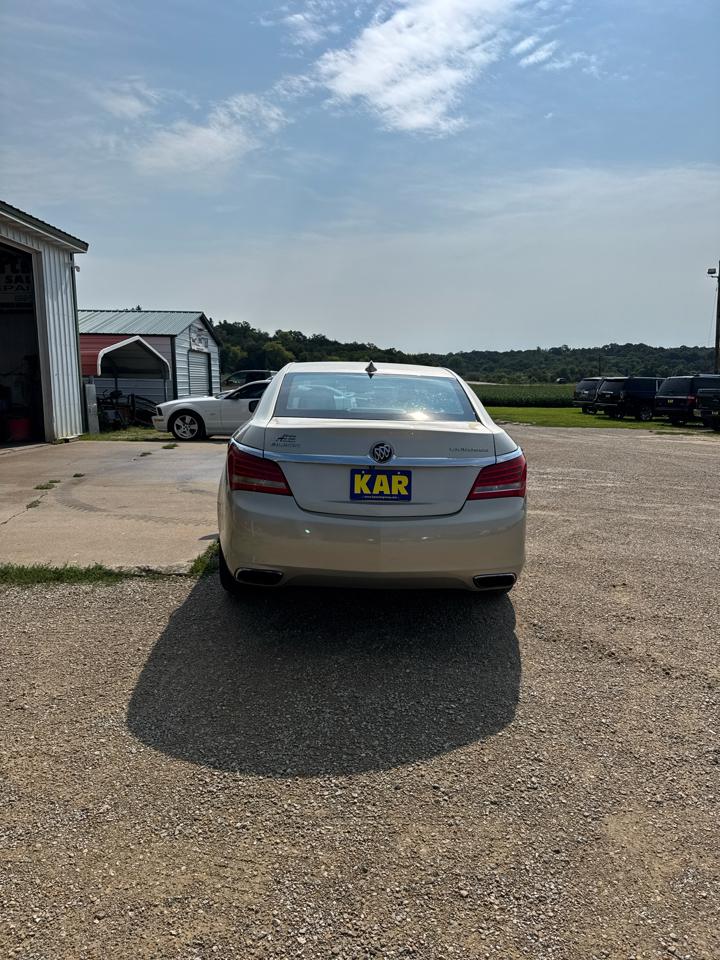 Buick LaCrosse 4dr Sdn Base FWD 2016