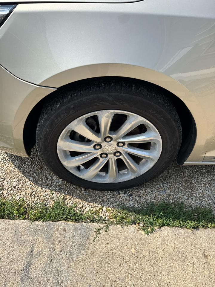 Buick LaCrosse 4dr Sdn Base FWD 2016