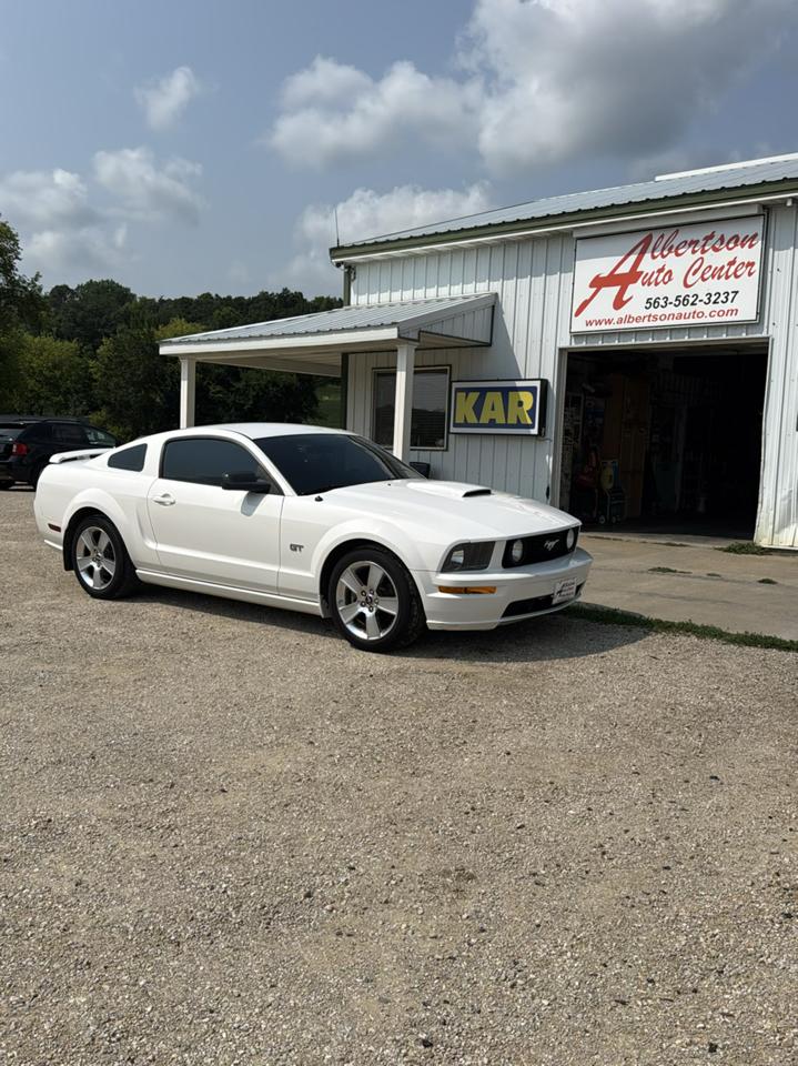 Ford Mustang 2dr Cpe GT Deluxe 2007