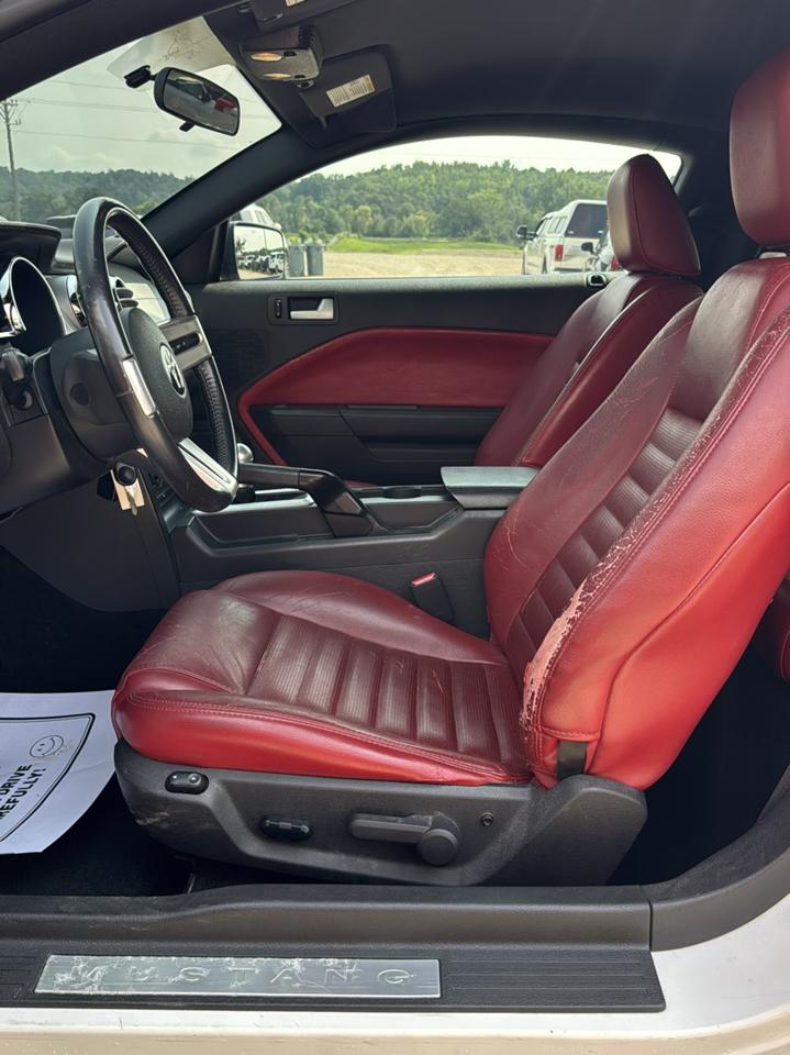 Ford Mustang 2dr Cpe GT Deluxe 2007
