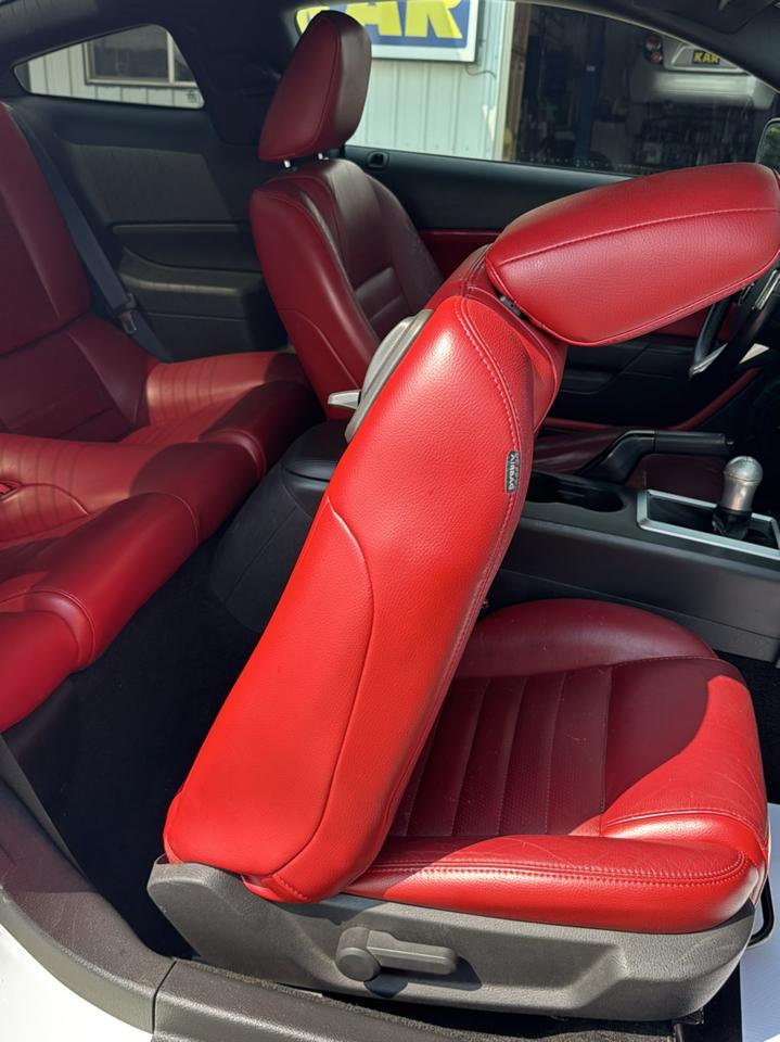 Ford Mustang 2dr Cpe GT Deluxe 2007