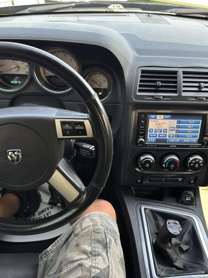 Dodge Challenger 2dr Cpe R/T 2010