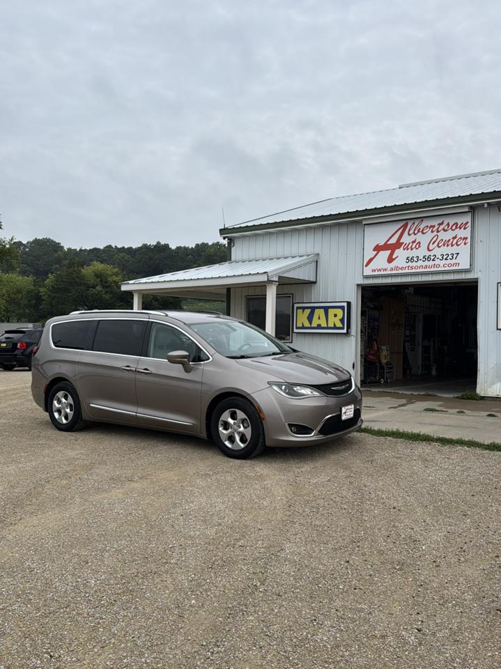 Chrysler Pacifica Touring-L Plus FWD 2017